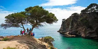 Adventures runners looking at the Mediterranean Sea